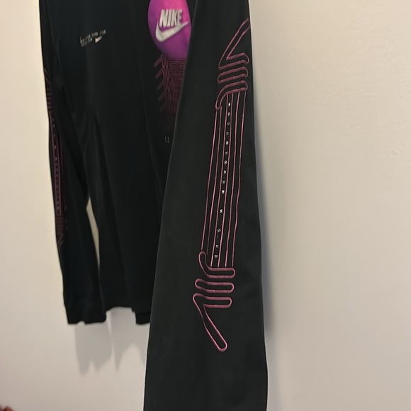 Nike men’s medium long sleeve t shirt - Picture 5 of 7